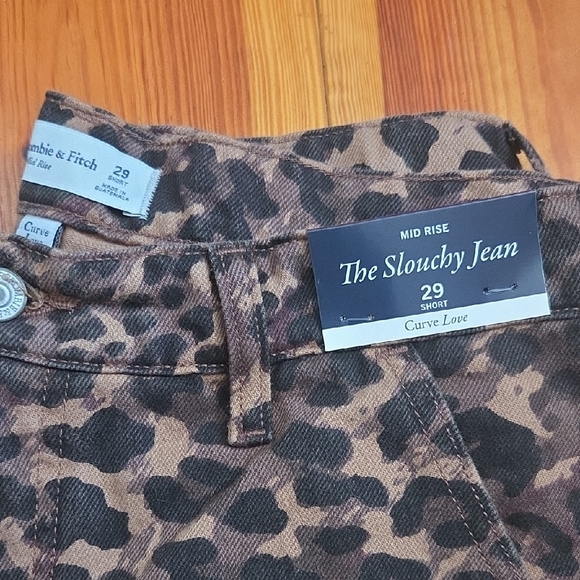 NWT Abercrombie & Fitch Brown Leopard Print Slouchy Jeans - Picture 2 of 6